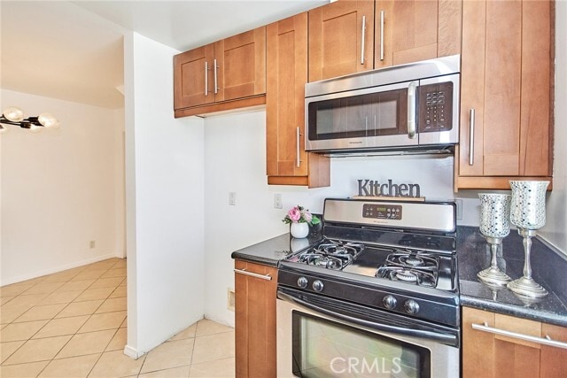 Foto del edificio - 856 N Van Ness Ave