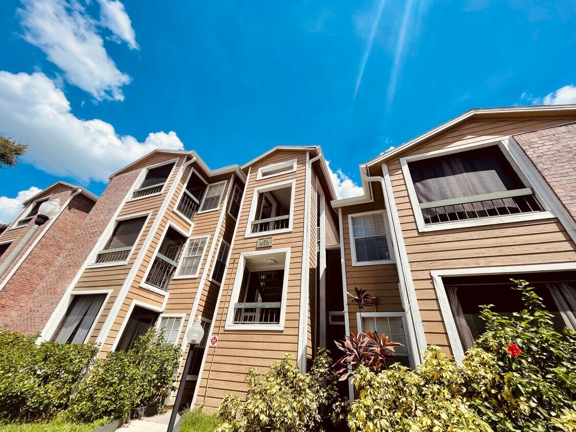 Foto principal - 2 MONTHS FREE- BEAUTIFUL 1/1 -Condo for Re...