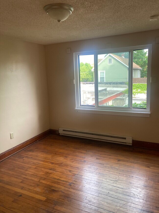 Bedroom - 84 Academy Ln