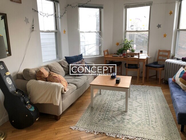 Foto del edificio - 10 Parker Hill Ave