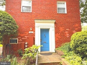 Building Photo - 3211 Ravensworth Pl