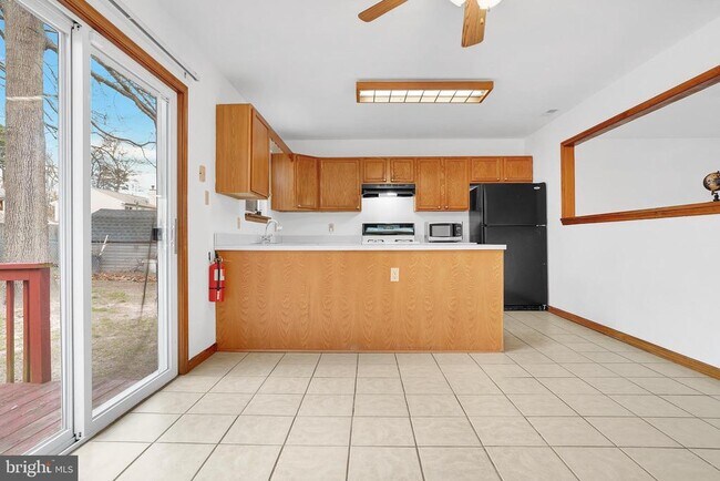 Building Photo - 444 Phillips Ave