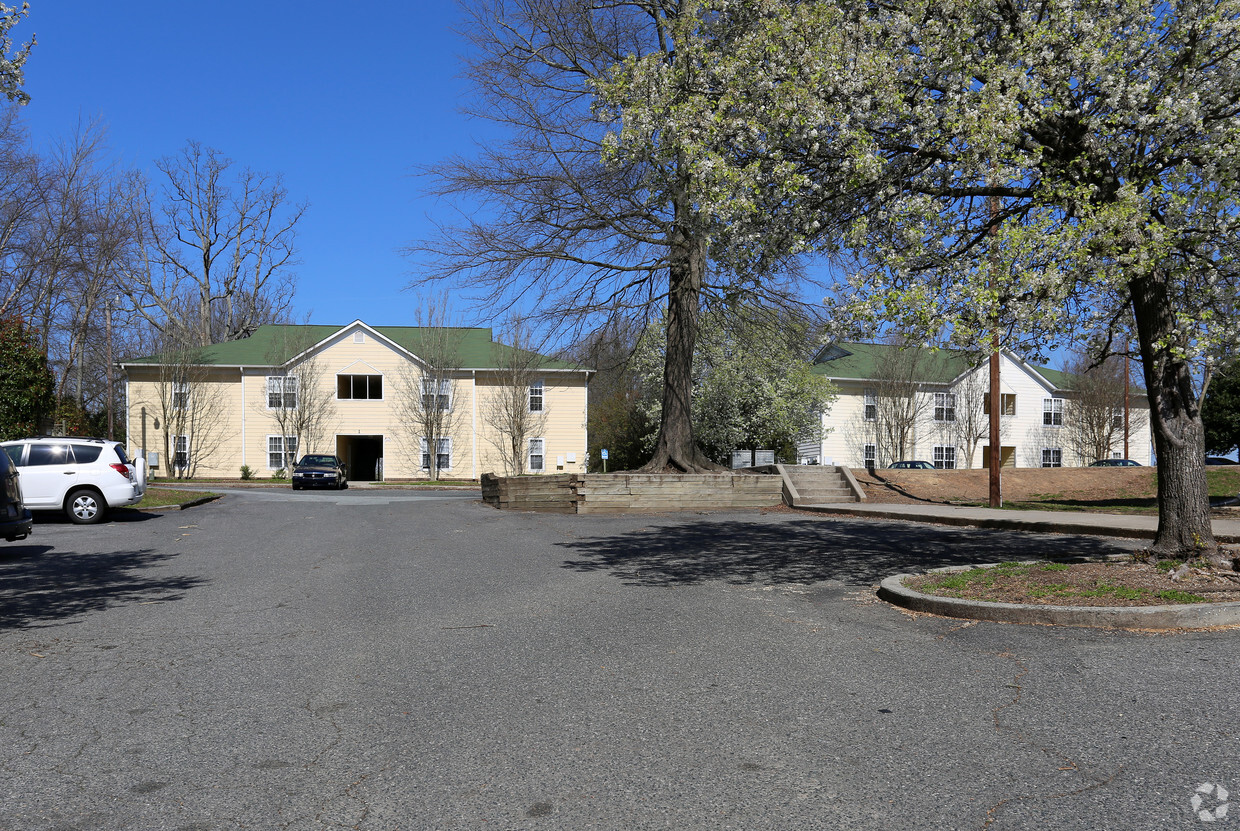 Primary Photo - Cleveland Ridge Apartments
