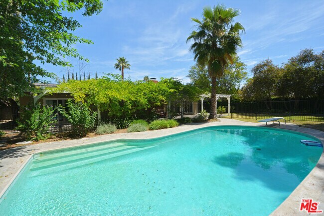 Foto del edificio - 23526 Dolorosa St