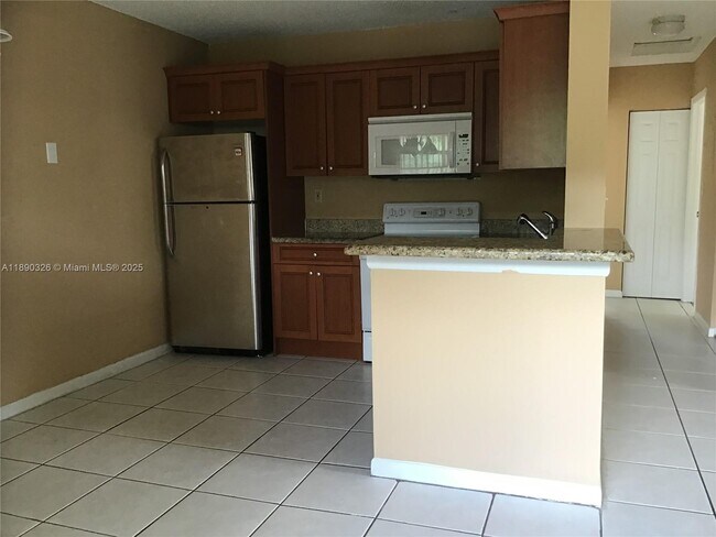 Foto del edificio - 11502 NW 43rd St