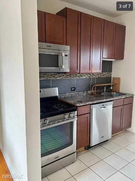 Foto del edificio - 2 br, 1 bath Condo - 2950 West Montrose Av...