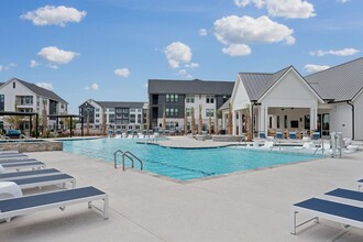 Building Photo - 331 Pickwick Dr