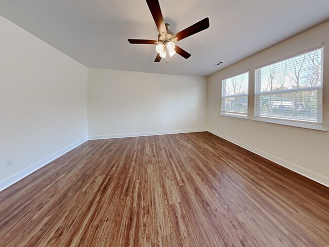 Foto del edificio - 2924 Throneberry Lane