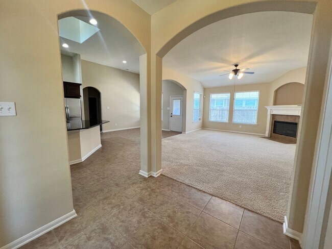 Building Photo - 3 Bedroom, 2 Bath Home in Tomball, Tx