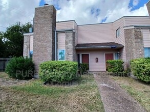 Building Photo - 5001 Middlecoff Cir