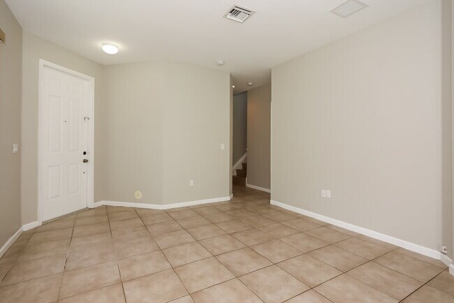 Building Photo - 960 NE 37th Ave
