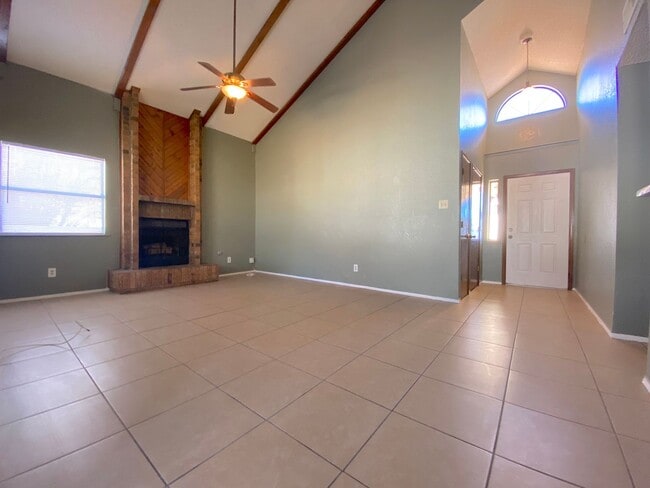 Building Photo - 4713 Harvest Ln