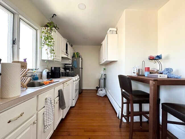 Photo - 46 Dana St Apartment