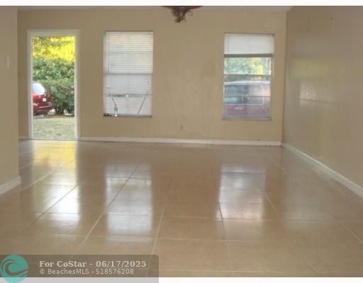 Foto del edificio - 3920 Woodside Dr