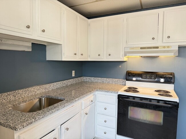 Foto del edificio - 839 E Walnut St