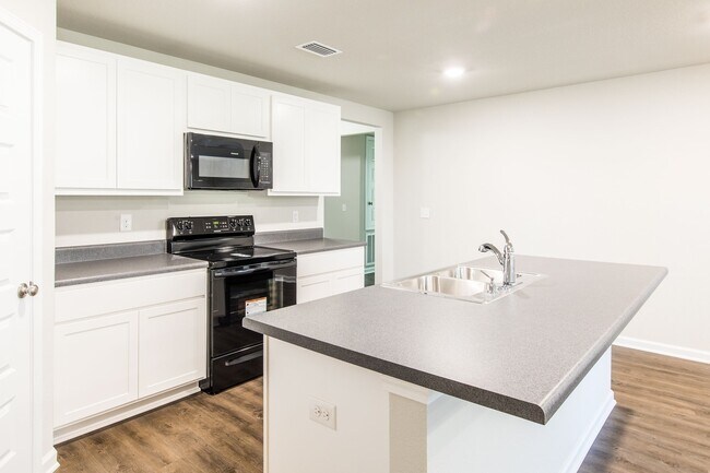 Building Photo - 1612 Abbey Loop