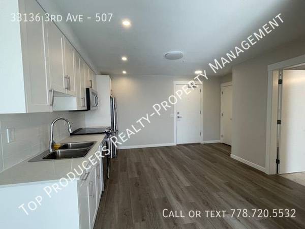 Building Photo - Studio Apartment