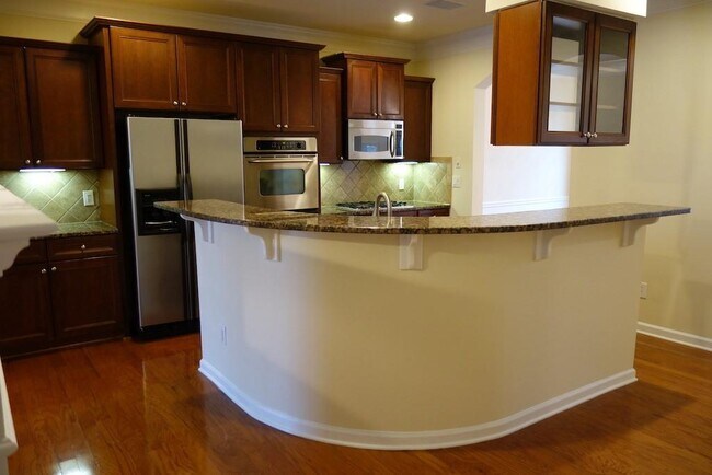 Building Photo - 11045 Brunson Dr