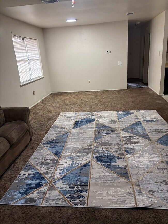 Foto del edificio - 205 Hummingbird Ln