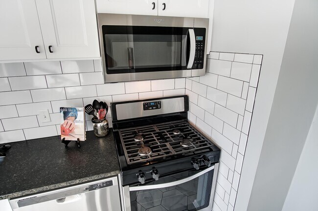 Foto del edificio - 1440 Elmwood Ave