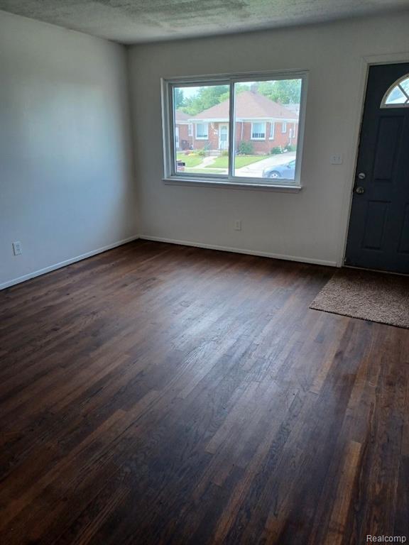 Foto del edificio - 8079 State Park