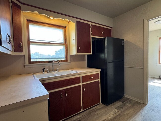 Foto del edificio - 3818 NW Lake Ave