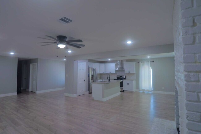 Foto del edificio - 6703 Winfield Rd