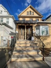 Building Photo - 101-29 113th St