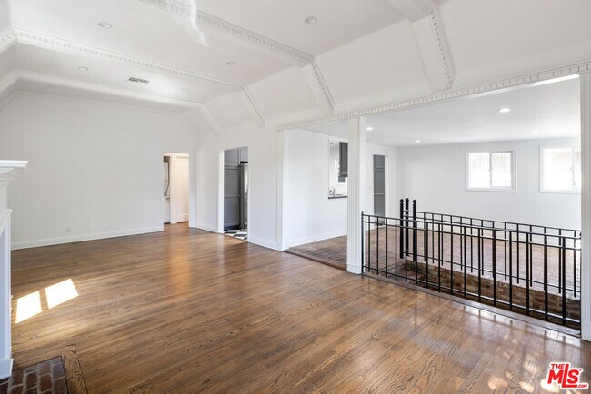 Foto del edificio - 437 Norwich Dr