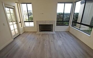 Building Photo - 5865 Friars Rd