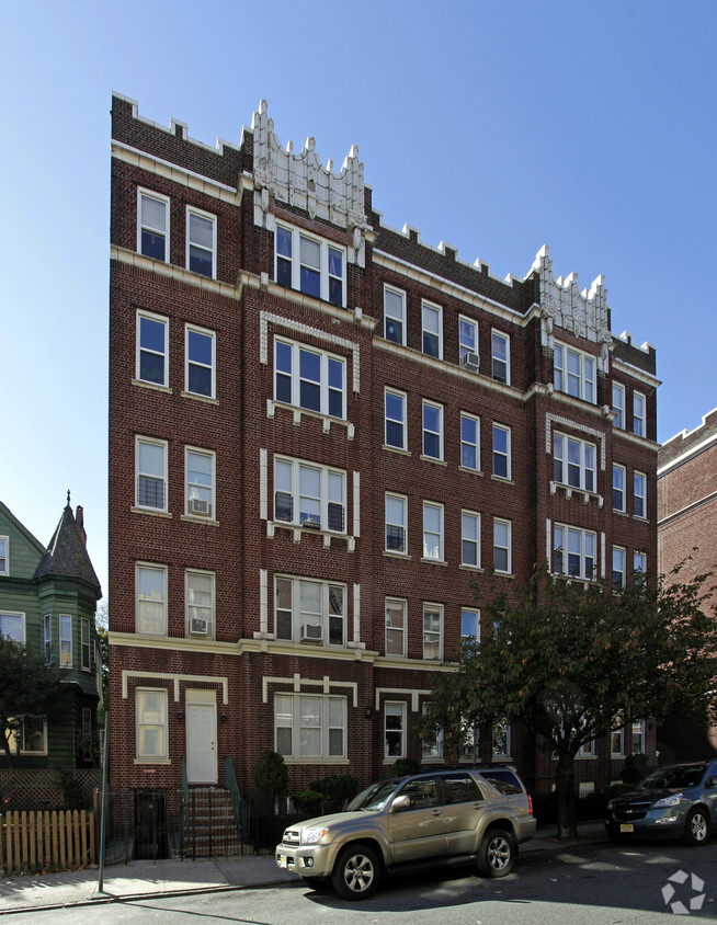 Primary Photo - The Renaissance Apartments