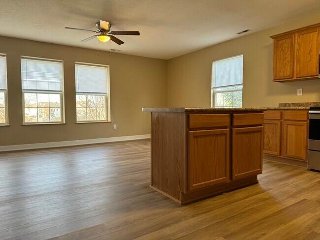 Sala de estar - 389 NE Sandalwood