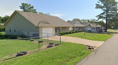 Building Photo - 4219 Young St