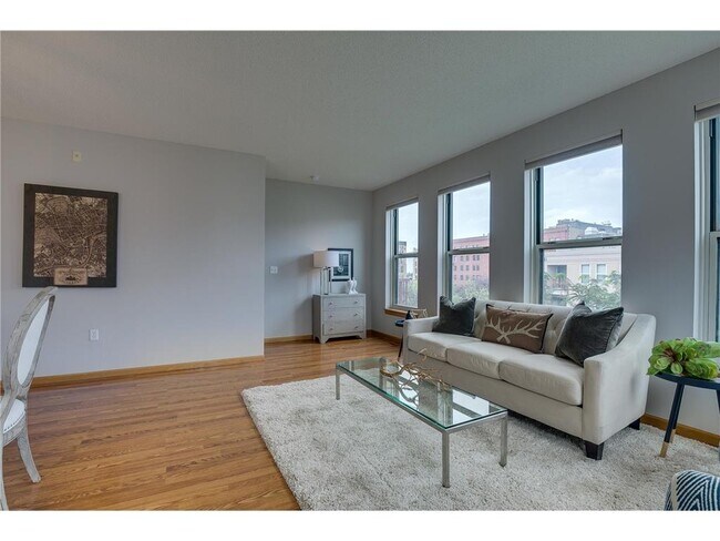Foto del edificio - 680 N 2nd St