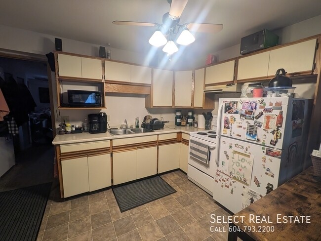 Building Photo - 5662 Vedder Rd
