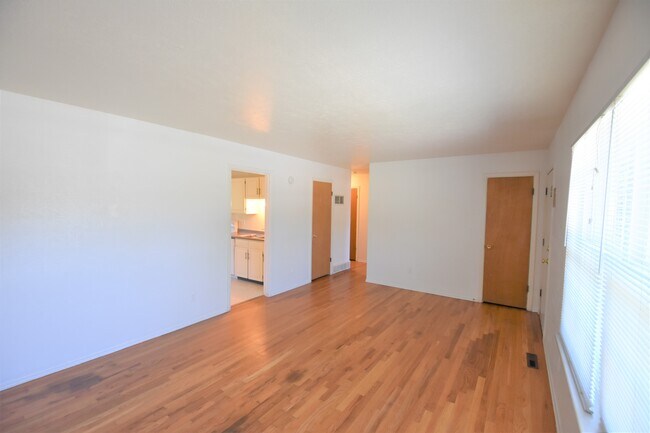900 Morgan - 900 Morgan Dr