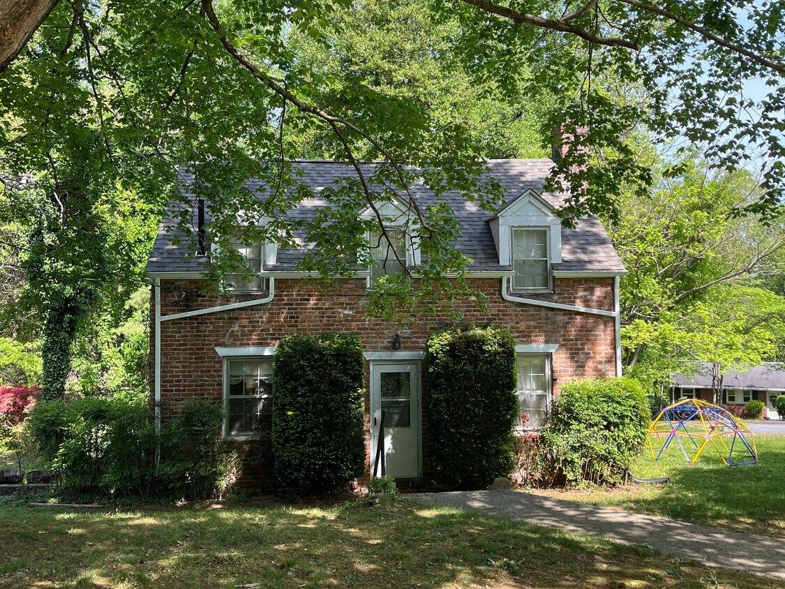Foto principal - 2 Story House Off Old Forest Road