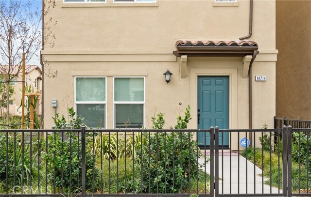 Building Photo - 14714 Sherman Way
