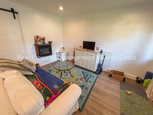 Foto del edificio - AVAILABLE MAY - Updated Condo in Los Osos ...