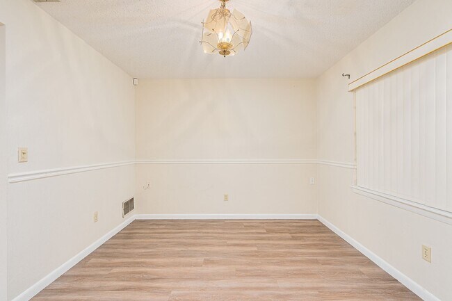 Building Photo - Renovated 3/2 Home in Daytona Beach