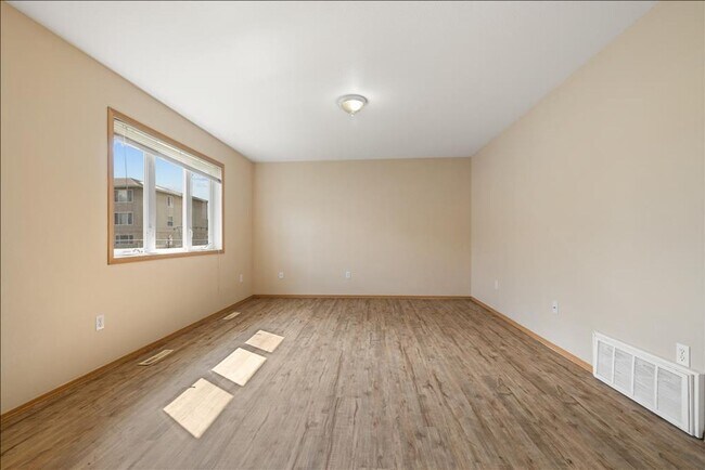 Building Photo - $1295- 2 Bed/ 1 Bath Single Family Home in...