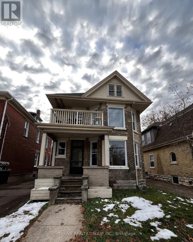 Primary Photo - 461 Ontario St