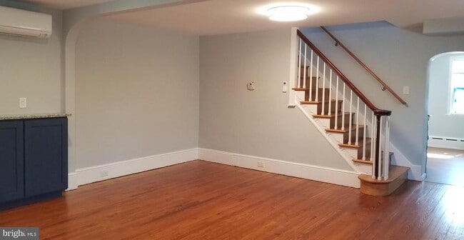 Photo - 473 Freemont St House