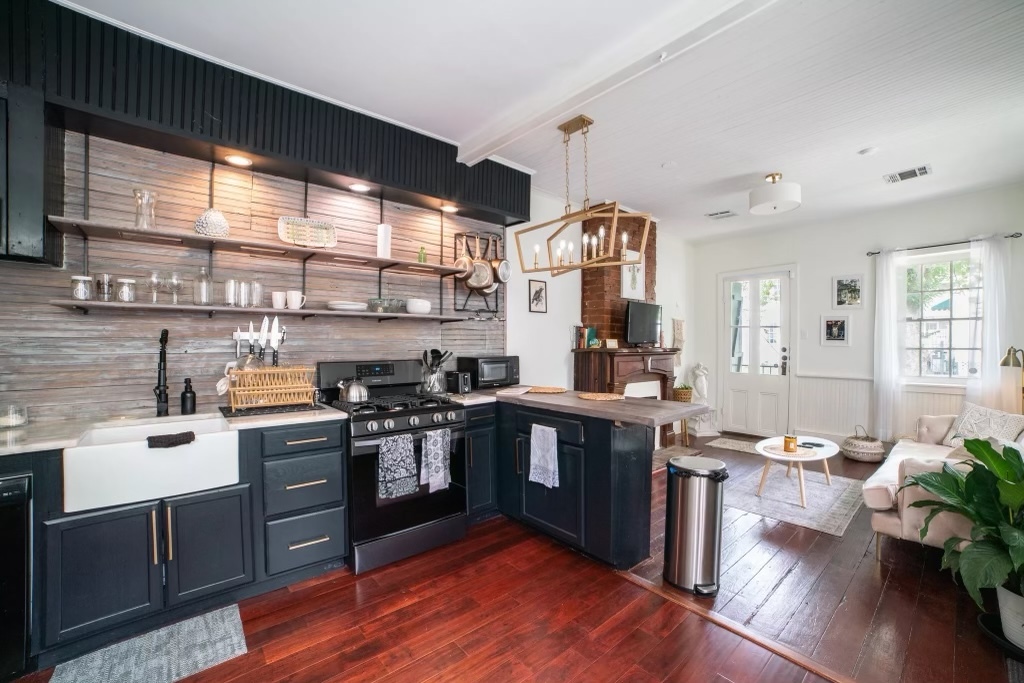 Kitchen and living room - 1510 Euterpe St
