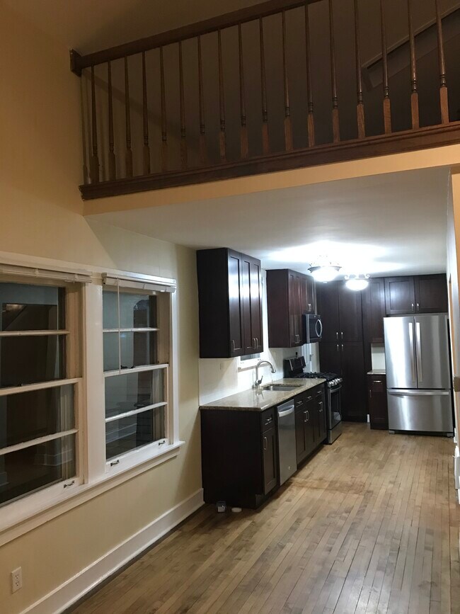 1005 Algonquin Road, Fox River Grove, IL 60021 Townhome Rentals in