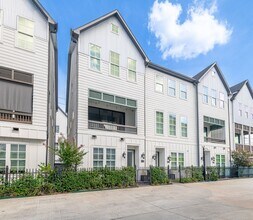 Building Photo - 1208 Timbergrove Park St