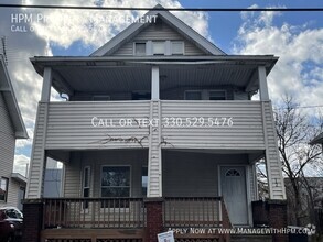 Building Photo - 712 Roselawn Ave