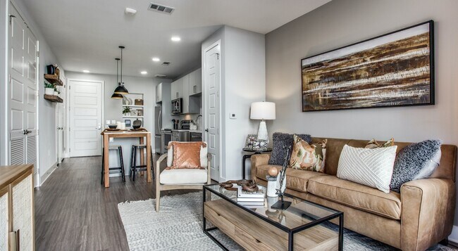 Foto del edificio - This Studio Should Have Been A Mansion