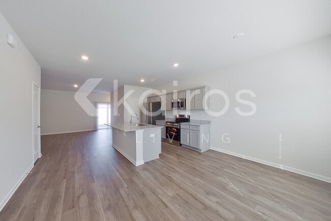 Building Photo - 2453 Banyan Cir