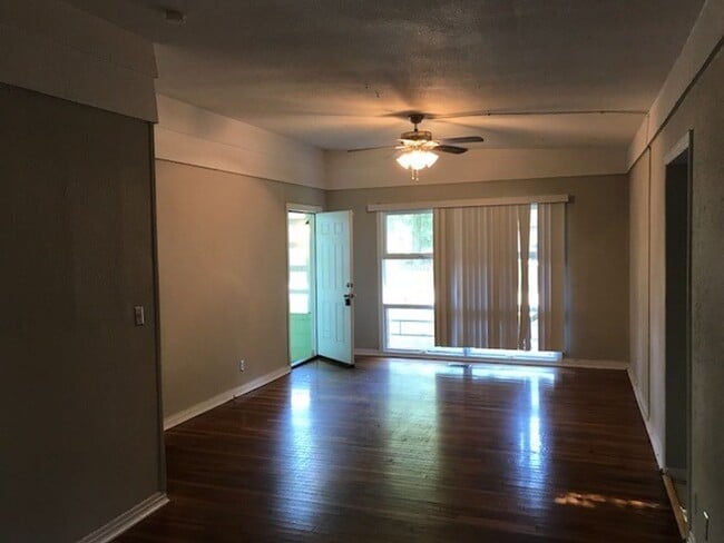 Building Photo - 1807 Jackson Bluff Rd